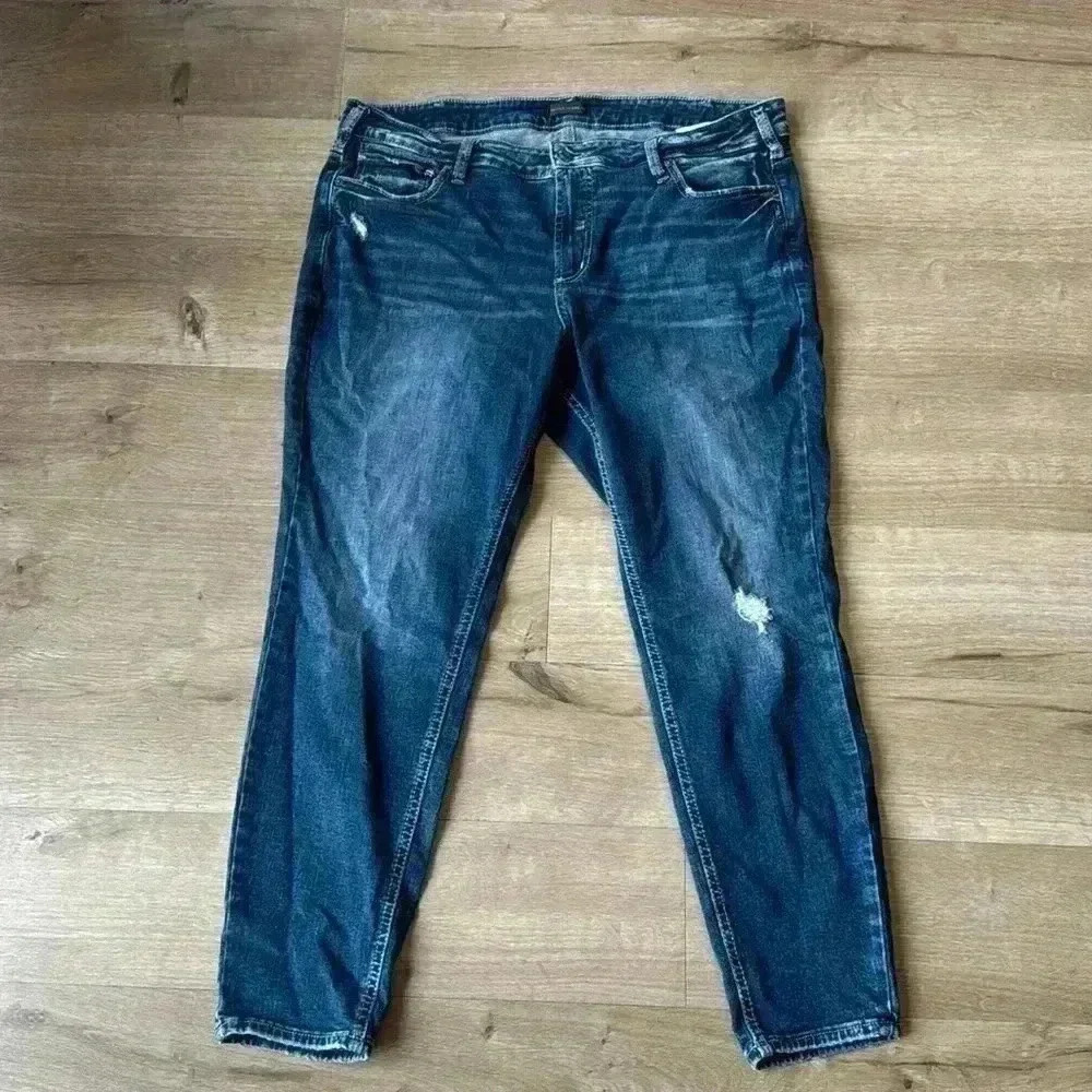 Silver Jeans.  Women’s size 18.  Elyse Skinny.